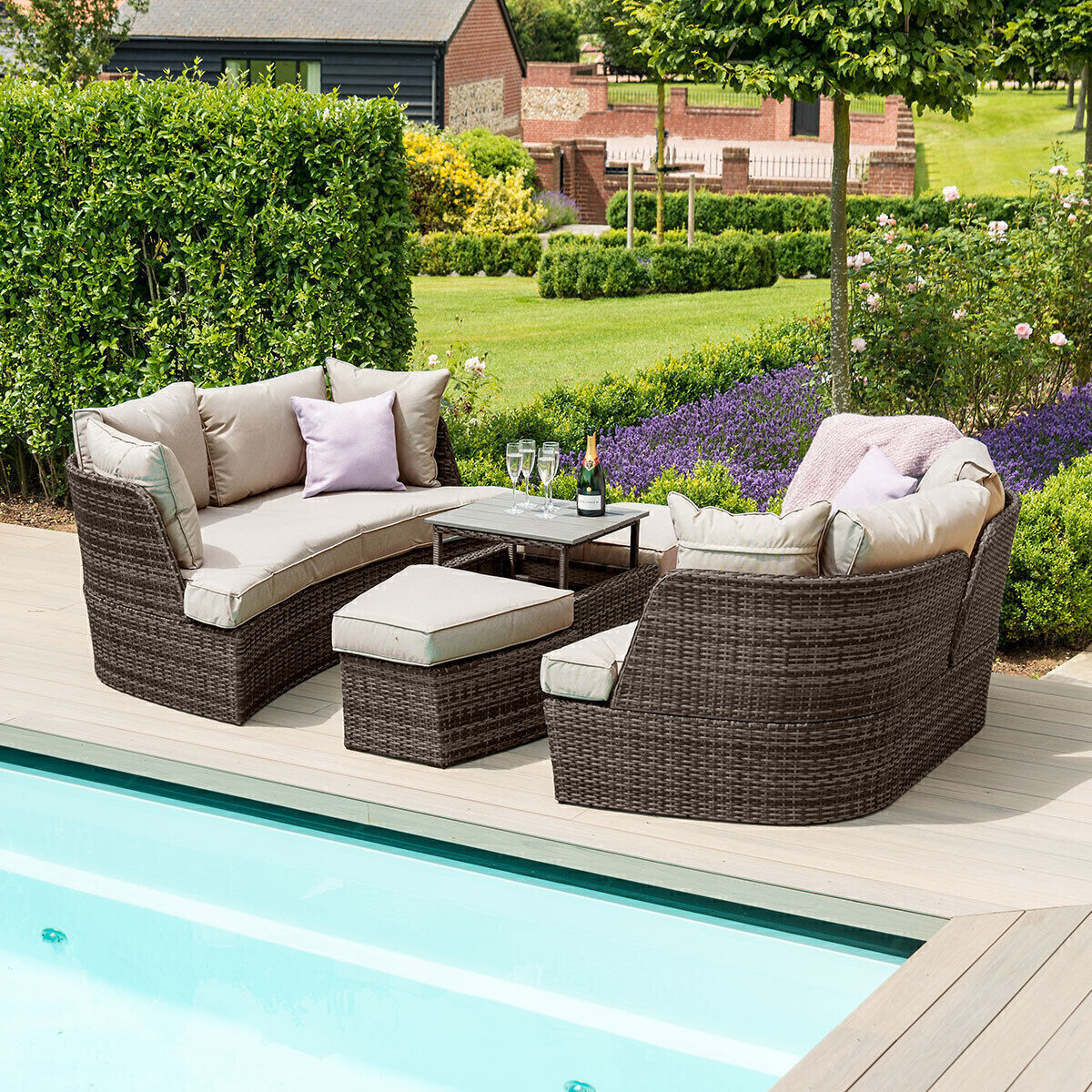 Garden trends 2023 - what will be fashionable this year?