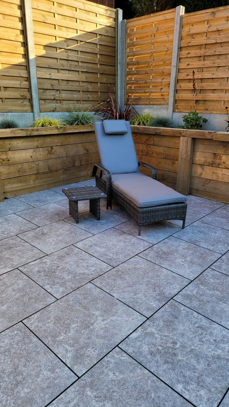 Signature Weave - Rattan Single Sun Lounger with Drinks Table | Savannah | Sava0404