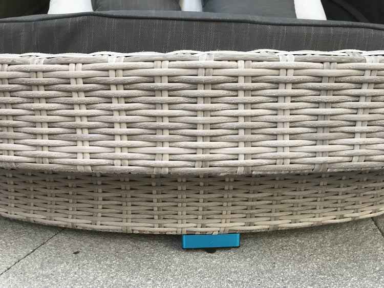 Madison Large Round Pale Grey Rattan Garden Daybed, 216cm | Signature Weave