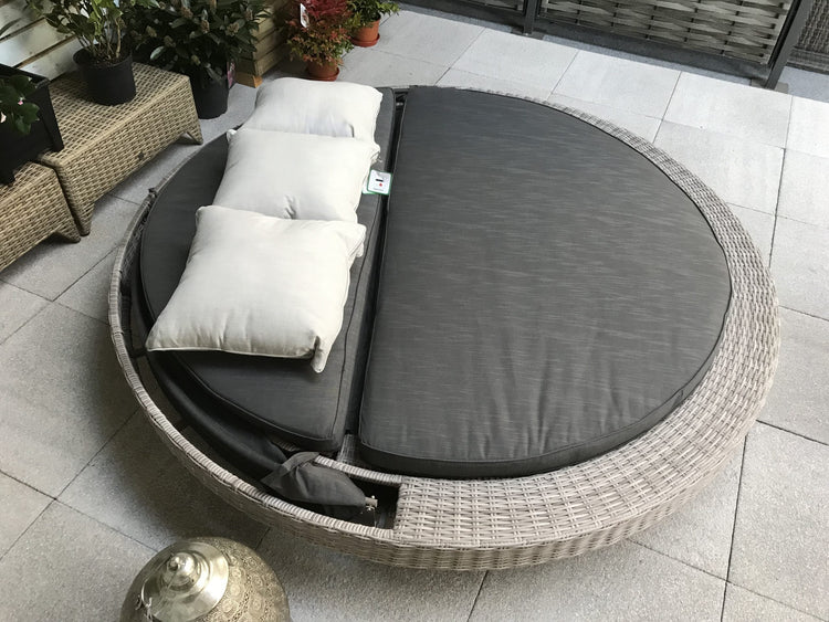 Madison Large Round Pale Grey Rattan Garden Daybed, 216cm | Signature Weave
