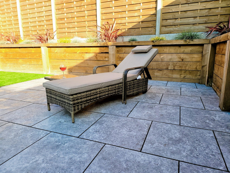 Signature Weave - Rattan Single Sun lounger with drinks table | Savannah | Sava0406