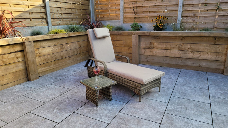 Signature Weave - Rattan Single Sun lounger with drinks table | Savannah | Sava0406