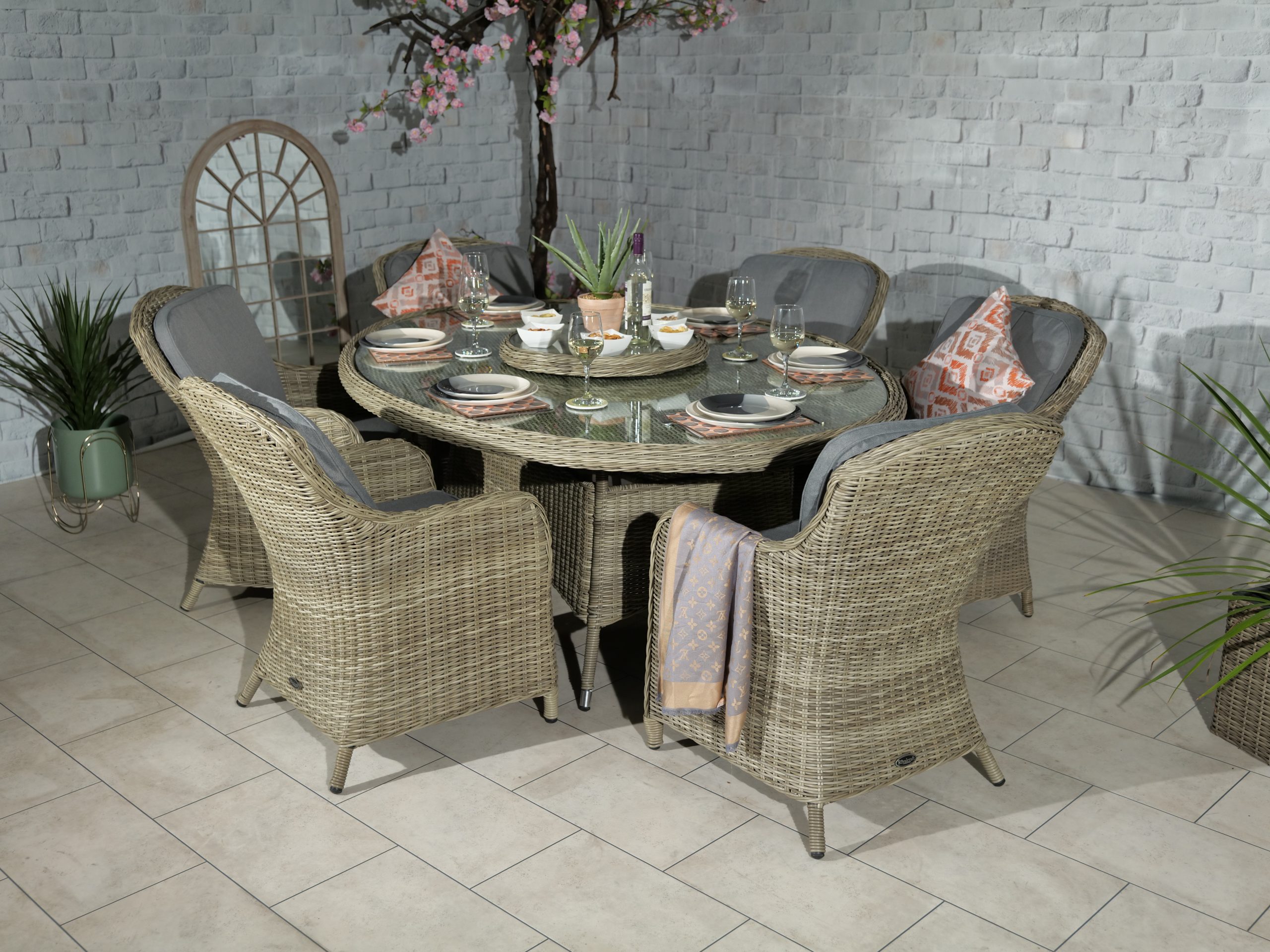 Wentworth 6 Seater Ellipse Imperial Dining Set