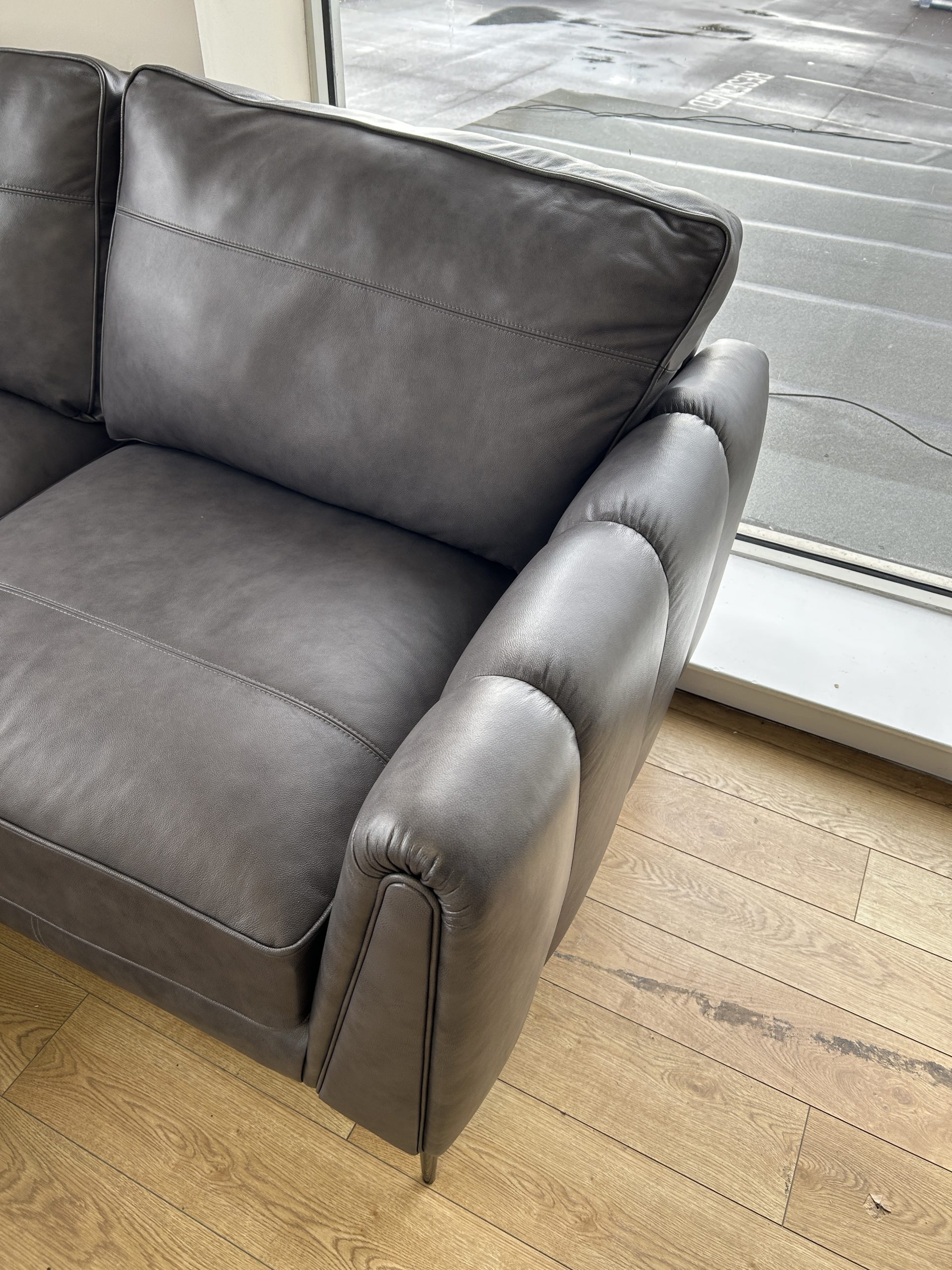 Ex-Display Harlow Graphite leather Large Corner chaise - Image 5
