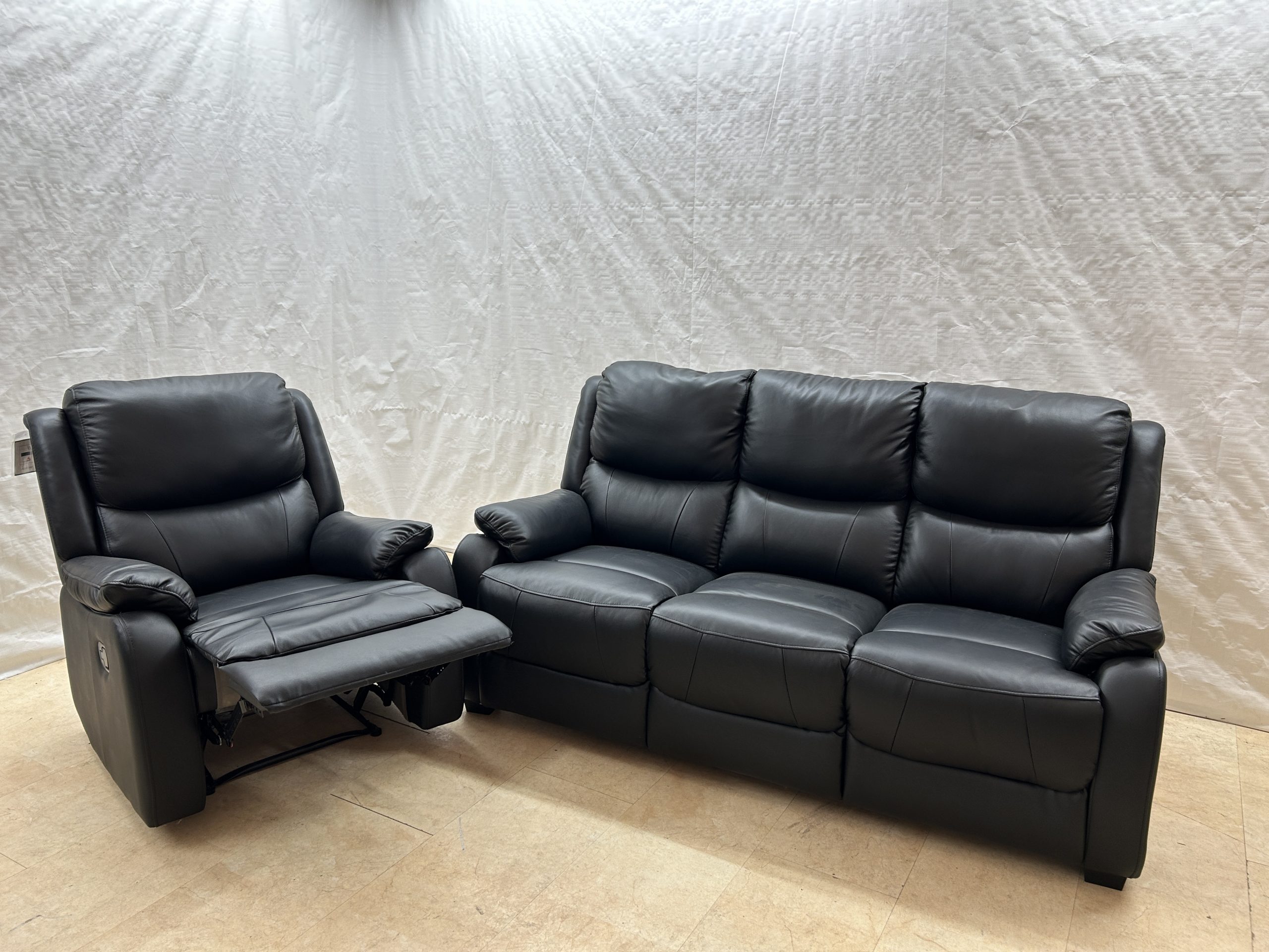 Ex-Display Palermo Static 3 Seater + Manual Recliner Leather Chair - Image 4