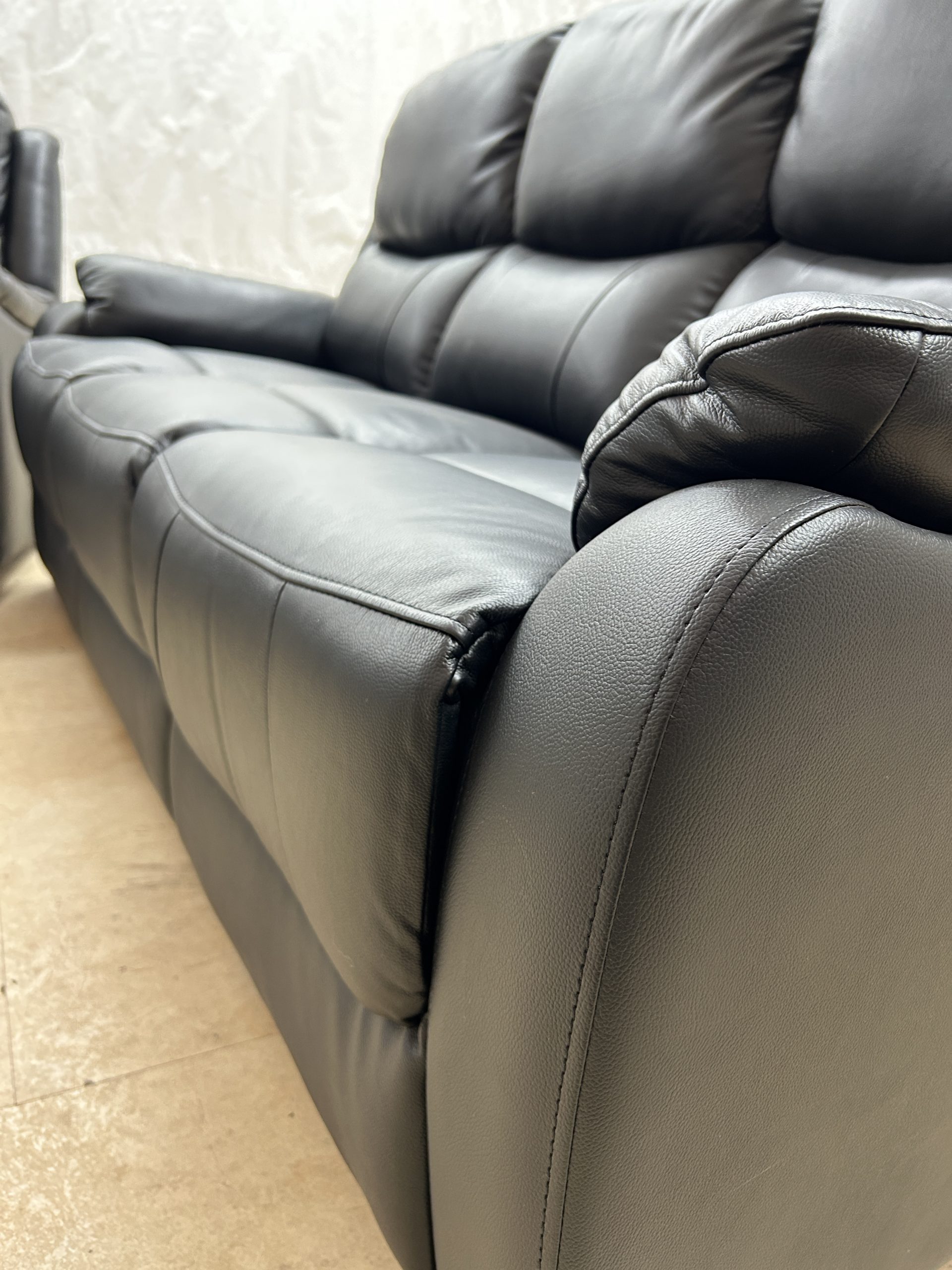 Ex-Display Palermo Static 3 Seater + Manual Recliner Leather Chair - Image 5