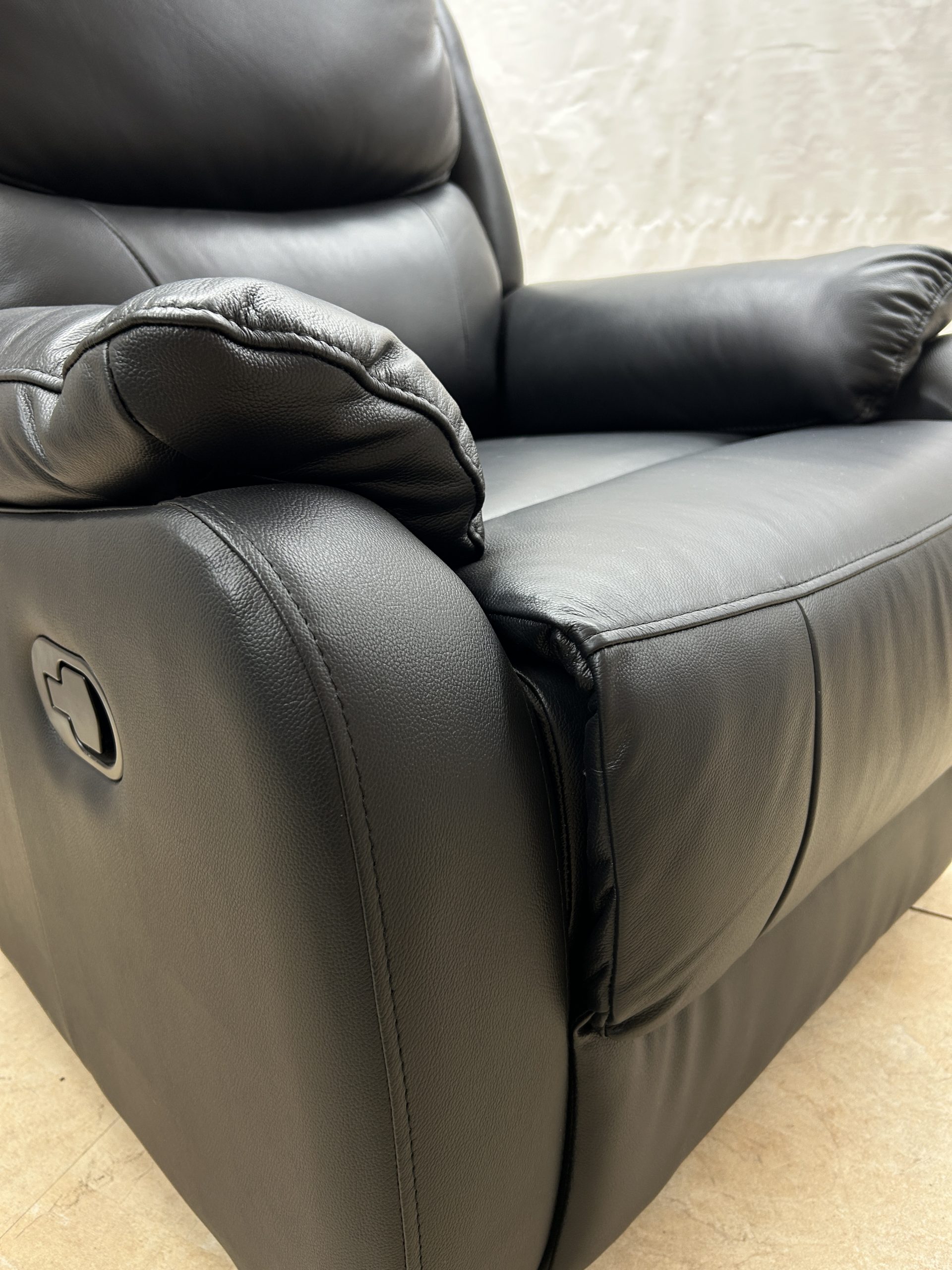 Ex-Display Palermo Static 3 Seater + Manual Recliner Leather Chair - Image 7